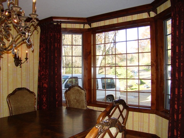 Victorian dining room window drapery