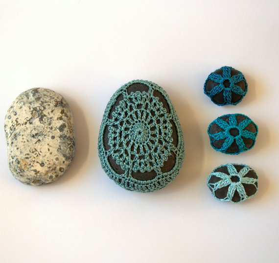 crochet pebbles